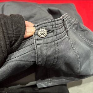 Sorry. This listing wouldn’t update. Both pairs are sold.